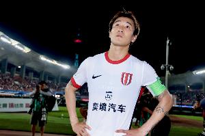中超舞台无缘亮相今季，若蓉城夺冠，31岁韦世豪将成就个人生涯第4座冠军奖杯