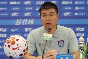 于根伟感慨：千场里程碑胜利喜人，荣耀背后凝聚团队汗水与幸运之光